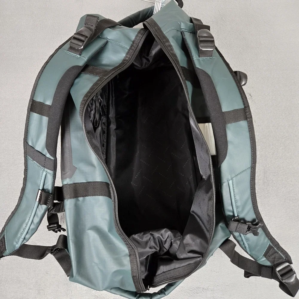 Oakley duffle bag